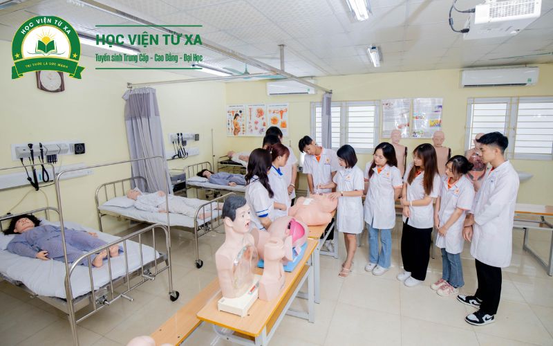 Mục tiêu đào tạo Trung cấp ngành Điều dưỡng