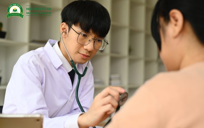 Ai phù hợp để học Trung cấp Y sĩ đa khoa?