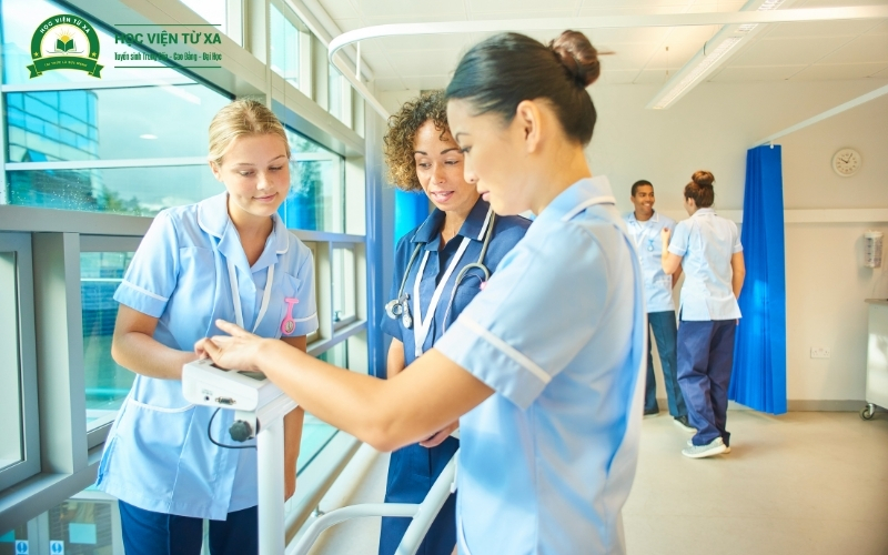 Học phí của học Liên thông Cao đẳng Điều dưỡng là bao nhiêu? Có nặng không?