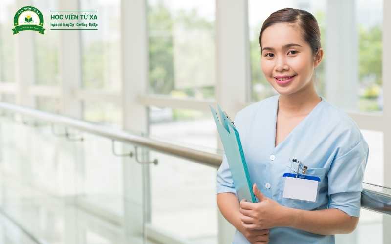 Có nên học Liên thông Cao đẳng Điều dưỡng hay không?