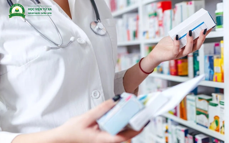 Bằng Cao đẳng Dược Từ xa ra trường có dễ xin việc không?