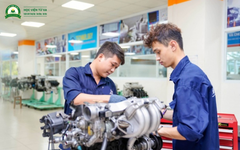 Học Trung cấp Công nghệ ô tô ra trường làm công việc gì?