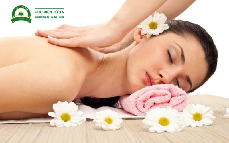 Khóa học Trung cấp Chăm sóc sắc đẹp được học những gì?