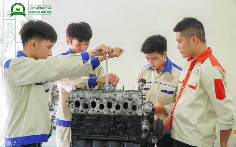 Trung cấp Công nghệ ô tô học những gì?