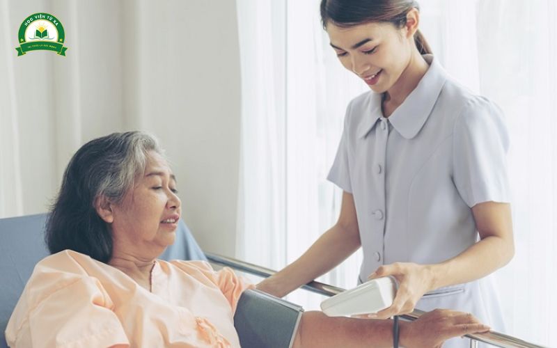 Cơ hội việc làm sau khi học xong Trung cấp Điều dưỡng trực tuyến