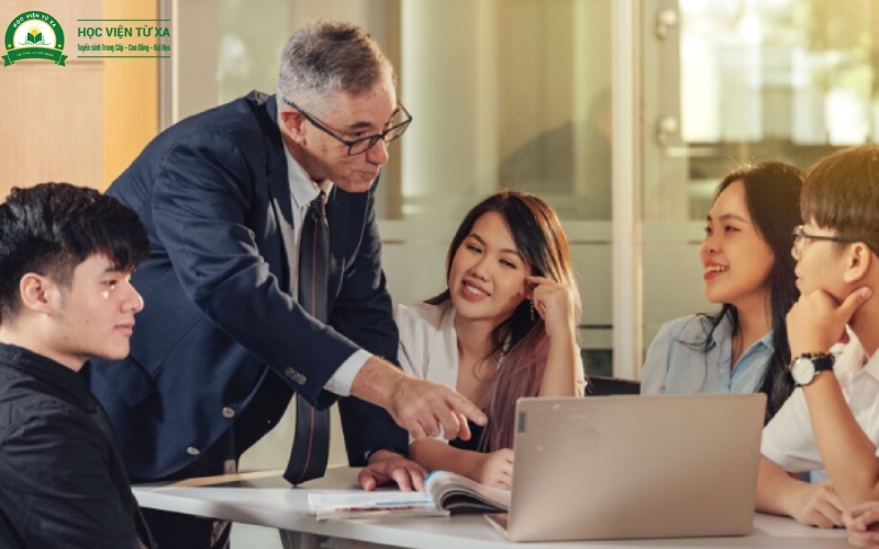 cao đẳng quản trị kinh doanh