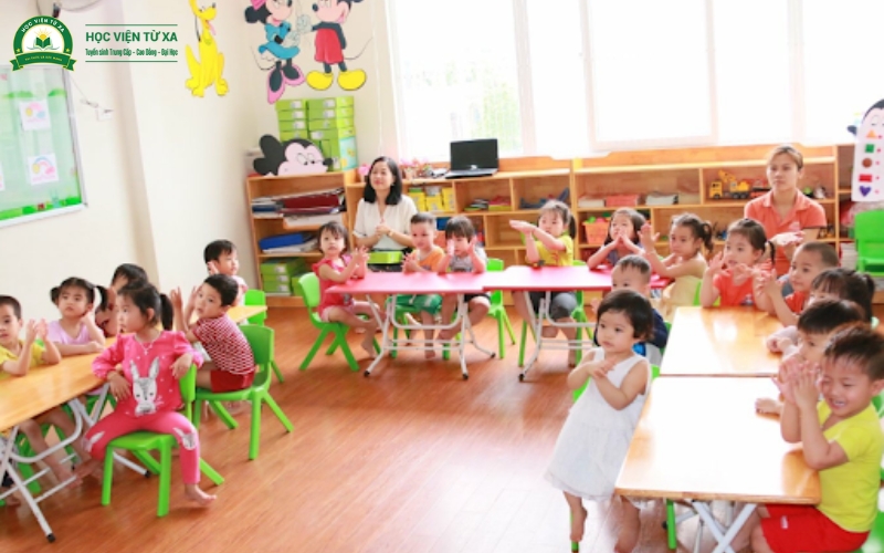 Học Cao đẳng Sư phạm mầm non ra trường làm công việc gì?