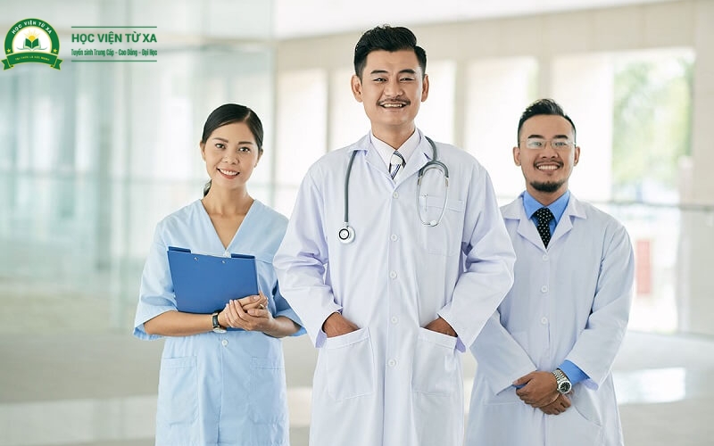 Lợi ích khi chọn học Cao đẳng Y sĩ đa khoa trực tuyến