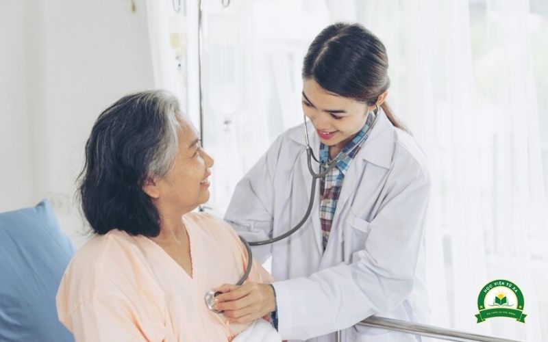 Trung cấp Điều dưỡng chính quy