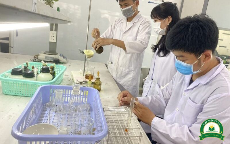 Trung cấp nghề Dược