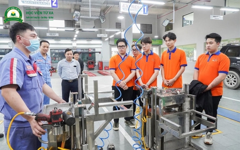 Ưu điểm khi chọn học Trung cấp Công nghệ ô tô