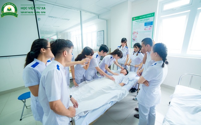 Chương trình học Trung cấp Điều dưỡng Cấp tốc