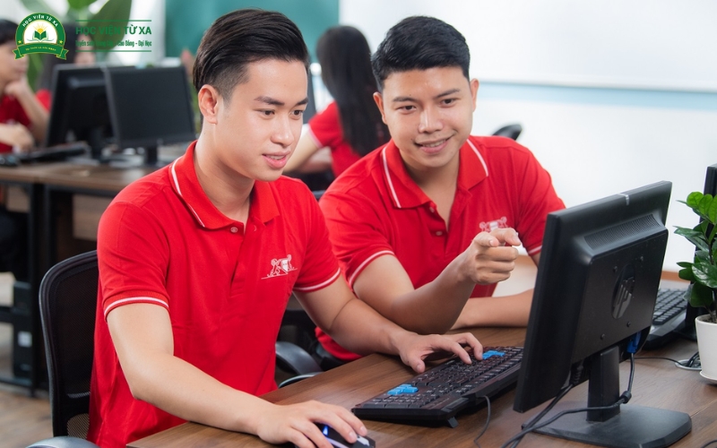 Công việc sau khi tốt nghiệp Trung cấp Công nghệ thông tin là gì?