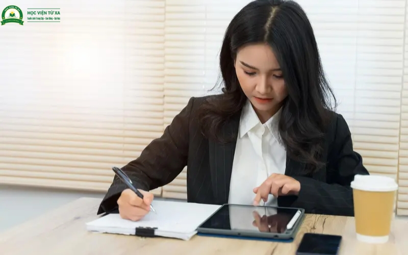 Học Trung cấp Kế toán doanh nghiệp Từ xa có dễ xin việc không?