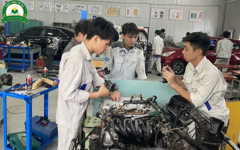 Ai nên học Trung cấp Công nghệ ô tô Vừa học vừa làm?