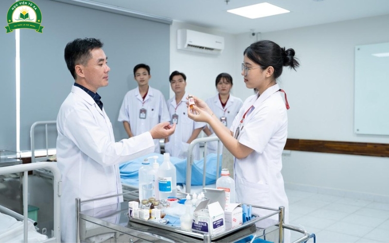 Cơ hội việc làm sau khi học Trung cấp Điều dưỡng Trực tuyến