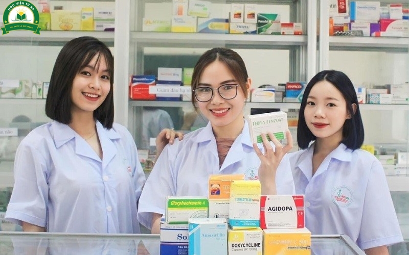 Sau khi tốt nghiệp Trung cấp Dược vừa học vừa làm ra trường làm gì?