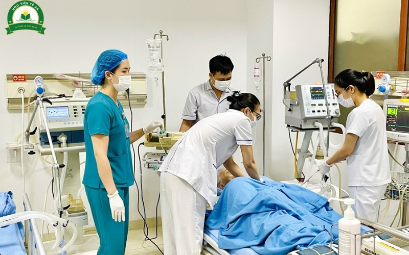 Tìm hiểu chương trình học Trung cấp Điều dưỡng Trực tuyến