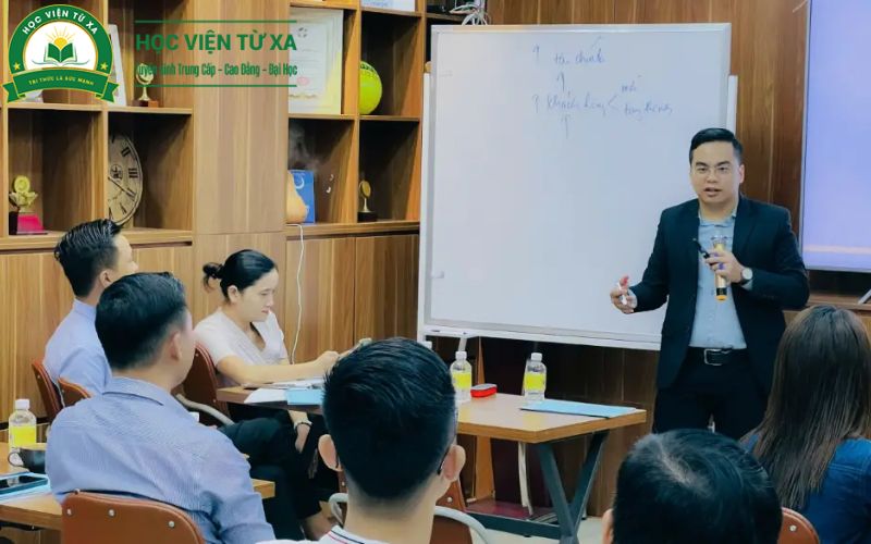 Vì sao nên học Trung cấp Quản trị doanh nghiệp Vừa và nhỏ?