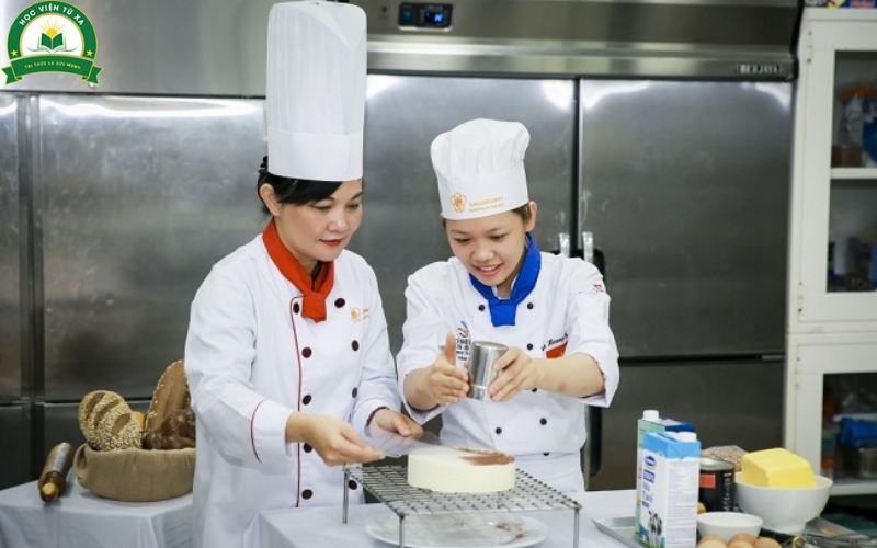 Học Trung cấp Kỹ thuật chế biến món ăn Cấp tốc có được nhận bằng chính quy không?