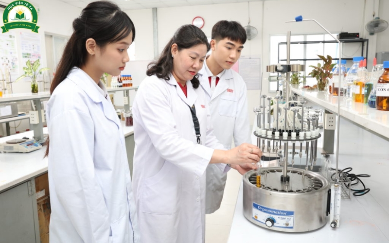 Học Trung cấp Y học cổ truyền Cấp tốc mấy năm ra trường?