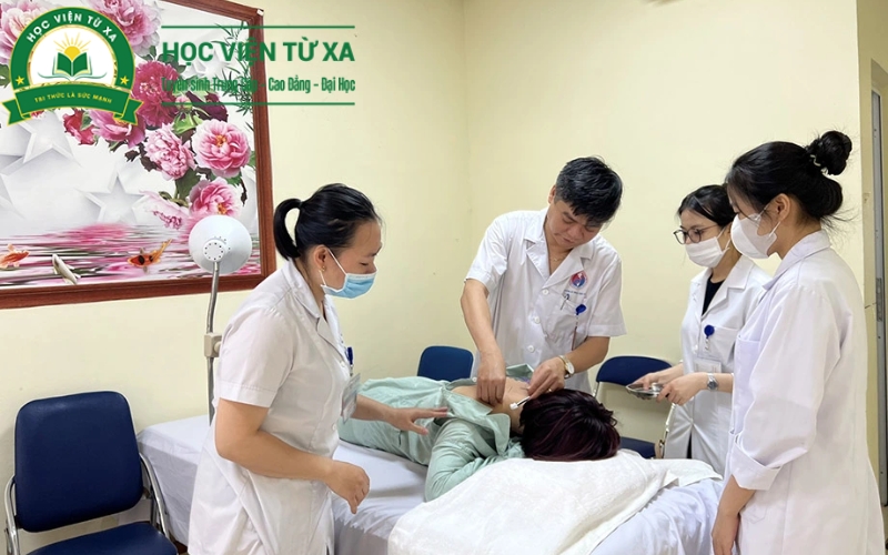 Học Trung cấp Y học cổ truyền Trực tuyến có khó không?