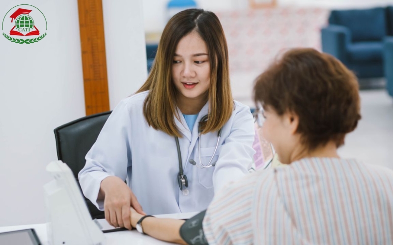 Những lý do nên học Trung cấp Y sĩ đa khoa Chính quy