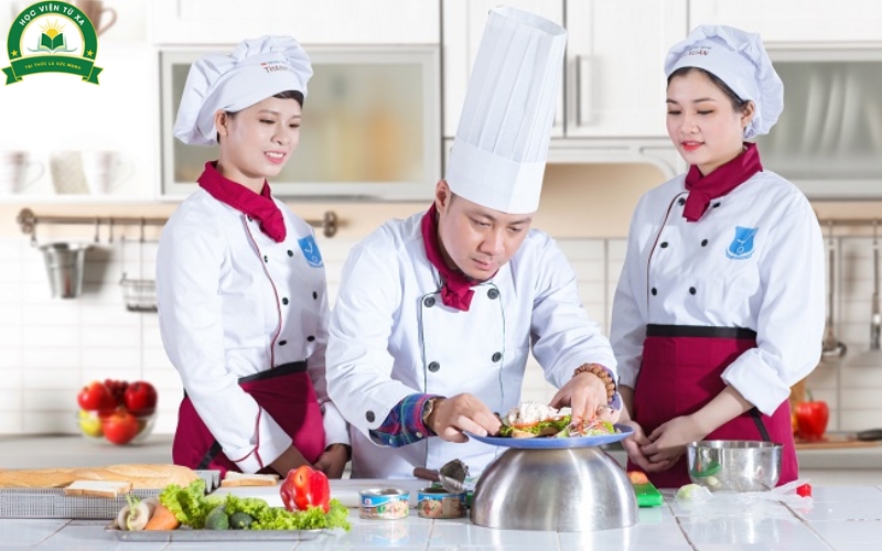 Thời gian học Trung cấp Kỹ thuật chế biến món ăn Cấp tốc bao lâu?