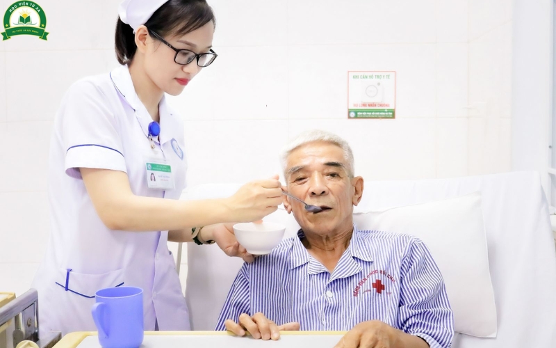 Giới thiệu Trung cấp Điều dưỡng Trực tuyến là gì?