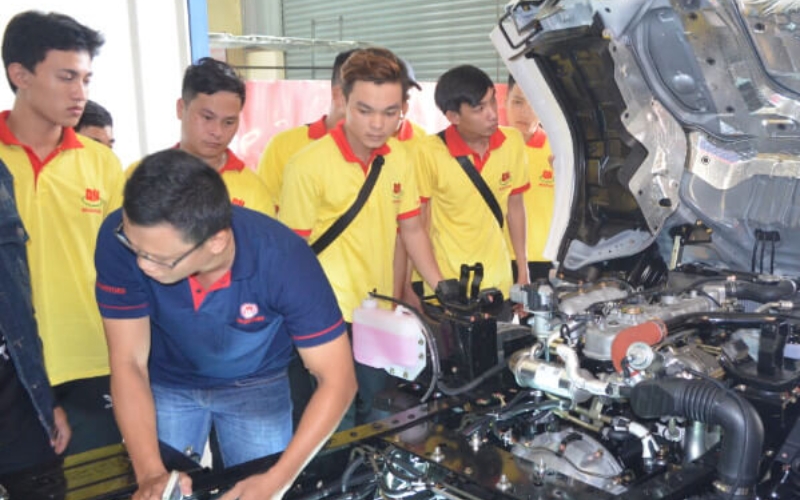Học Trung cấp Công nghệ ô tô online có nhận bằng chính quy không?