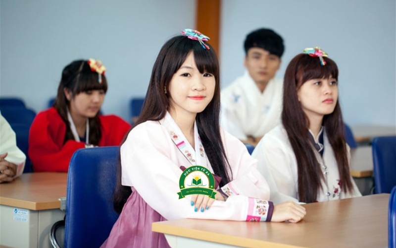 Lợi ích của khóa học Trung cấp Tiếng Hàn