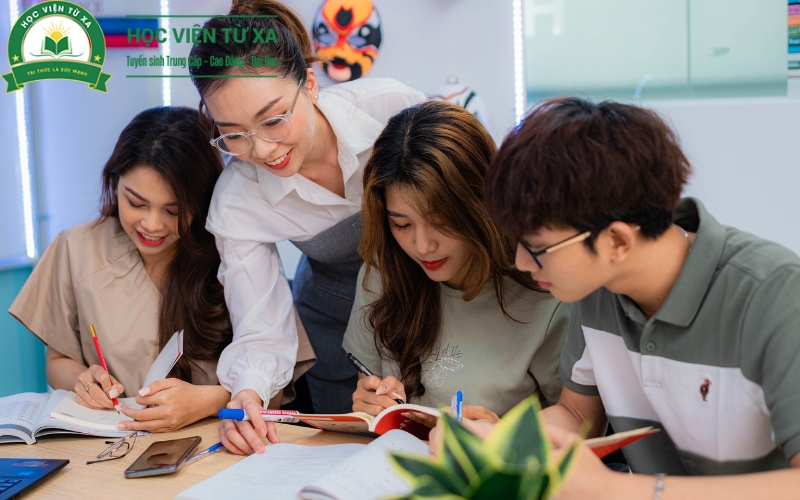 Cơ hội tăng thu nhập sau khi có bằng học từ xa Trung cấp Tiếng Trung