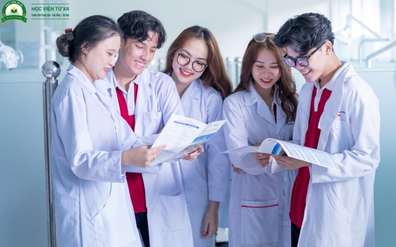 Thu nhập sau khi học Trung cấp Y sĩ đa khoa Từ xa