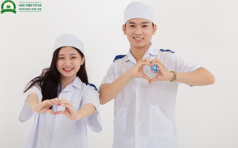 Vì sao người đã đi làm nên chọn học Trung cấp Y sĩ đa khoa Từ xa?