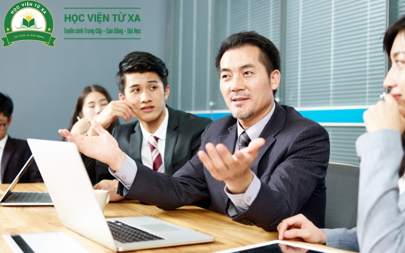 Có nên học Trung cấp Quản trị kinh doanh ở hiện tại hay không?