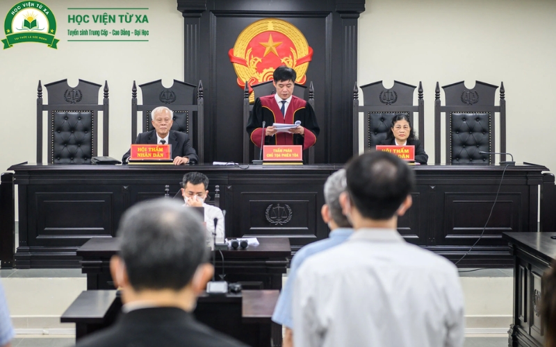 Học Trung cấp Pháp luật ra trường có thể làm việc ở đâu?