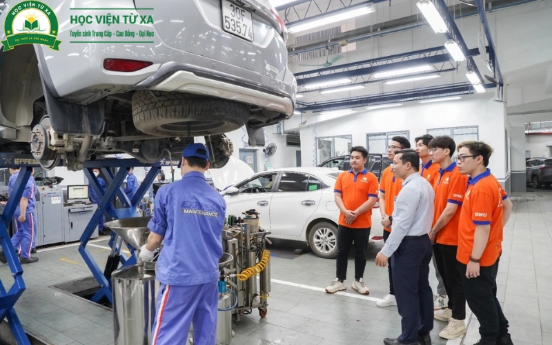 Lợi ích khi học Trung cấp Công nghệ Ô tô là gì?