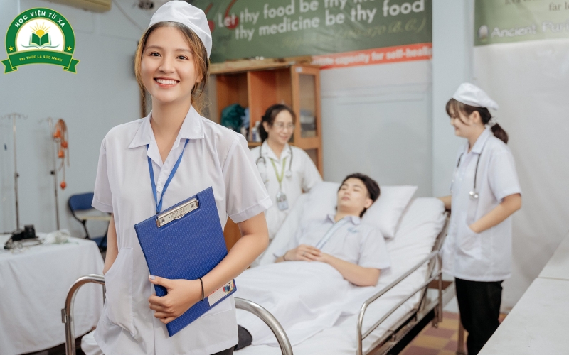 Tốt nghiệp Cao đẳng Y sĩ đa khoa có thể tiếp tục học lên Bác sĩ không?