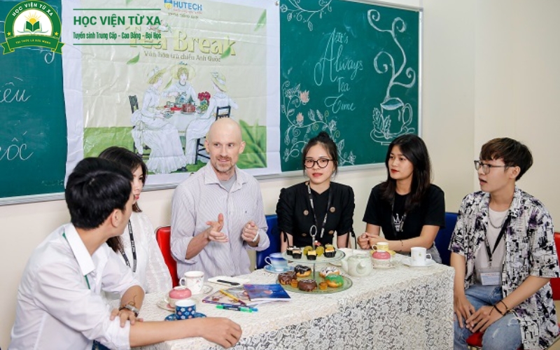 Đối tượng nên học từ xa Cao đẳng Tiếng Anh?