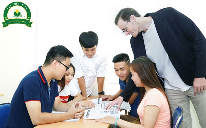 Học Trung cấp ngành Tiếng Anh online sẽ được học những gì?