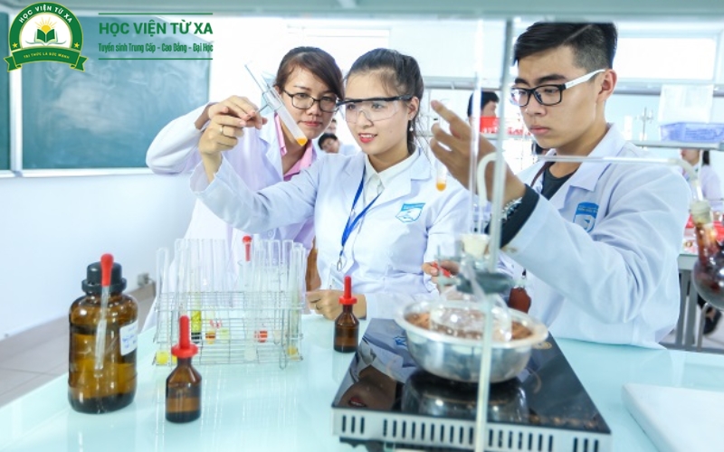 Học từ xa Trung cấp Dược sĩ có thật không hay chỉ là quảng cáo?