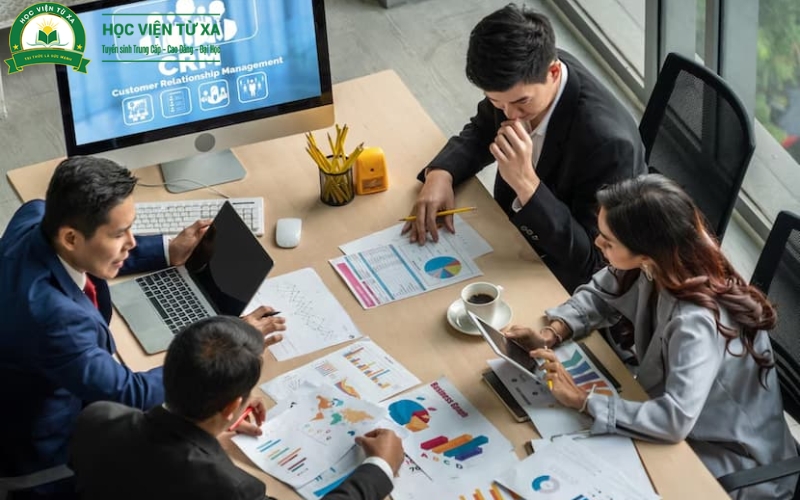 Học từ xa Trung cấp Quản trị kinh doanh là gì?