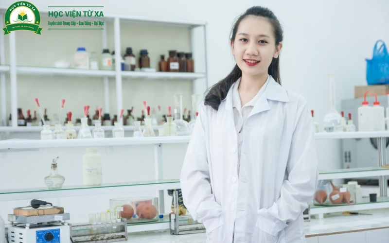 Lợi ích khi học từ xa Trung cấp Dược sĩ