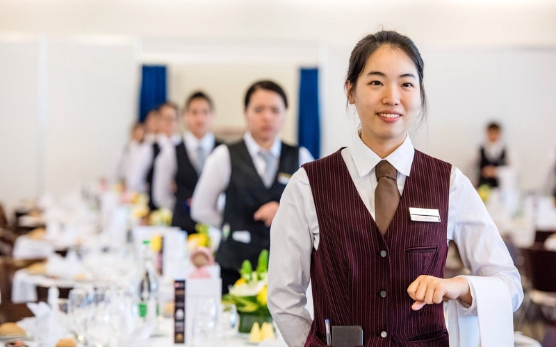 Mức lương của người học Cao đẳng Quản trị khách sạn bao nhiêu?