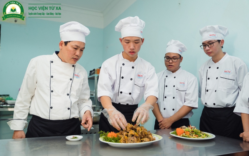 Tại sao nhiều người học ngành Kỹ thuật chế biến món ăn?
