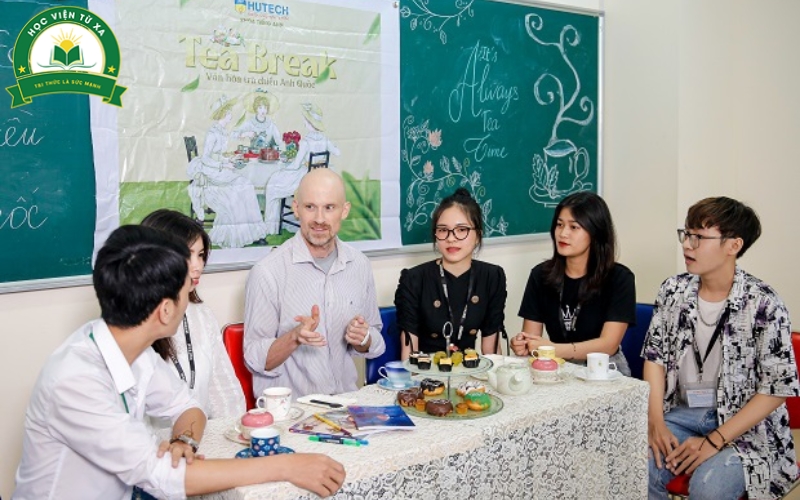 Trung cấp ngành Tiếng Anh online là gì?