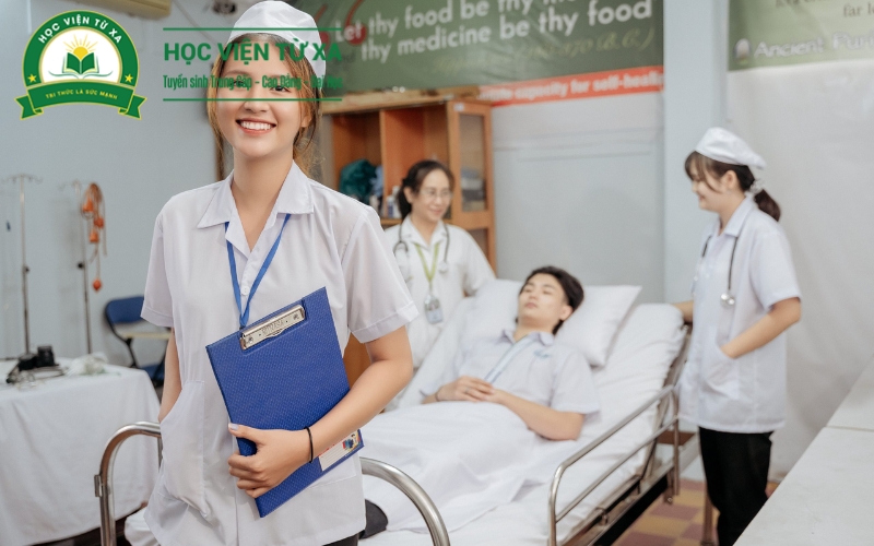 Có nên học Văn bằng 2 ngành Y sĩ đa khoa ở Cao đẳng Từ xa không?