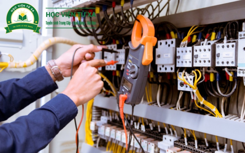 Điều kiện để đăng ký học Liên thông ngành Điện công nghiệp là gì?