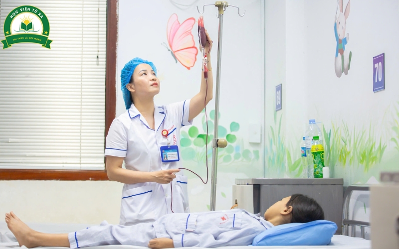 Đối tượng phù hợp học Liên thông ngành Cao đẳng Điều dưỡng