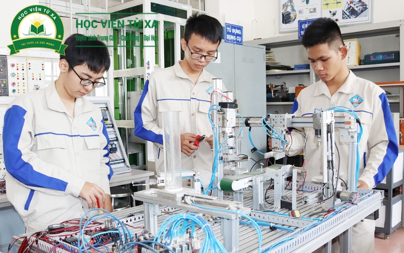 Liên thông ngành Điện công nghiệp có cần thi đầu vào không?